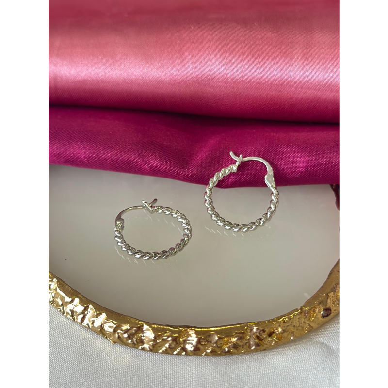 Arracada circular plateada torcida #204C