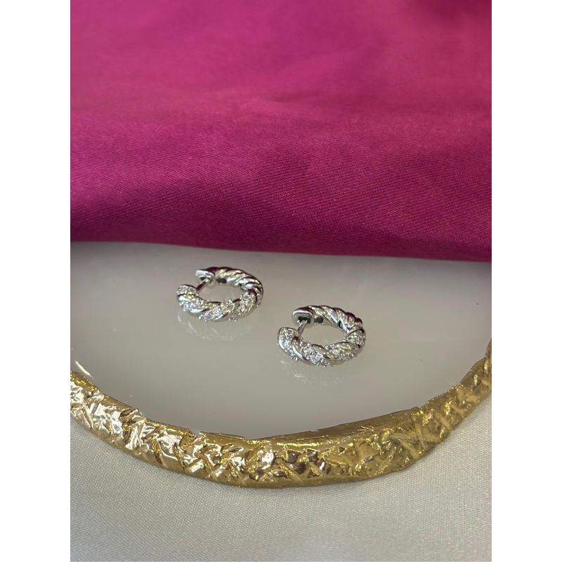 Aretes plateados torsales mitad zirconia #82D