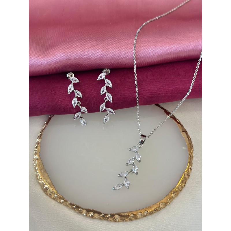 Set collar y aretes plateado #A1