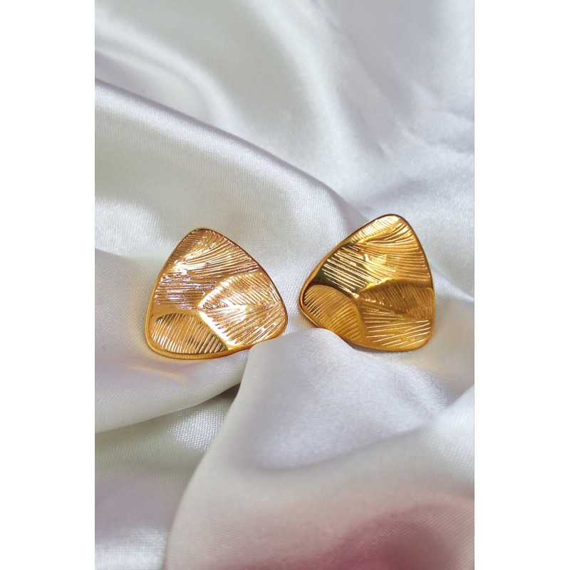 Aretes triangulo con lineas #C134